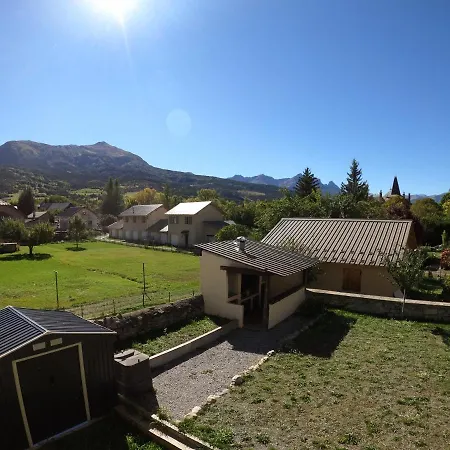 Maison Neuve Proche De Barcelonnette